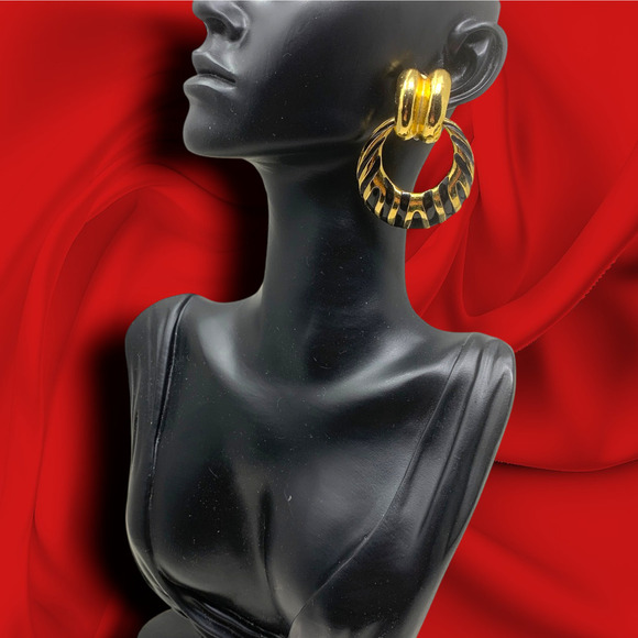Vintage 1980's Oversized Gold Black Doorknocker Clip On Earrings Couture Runway - Picture 3 of 4